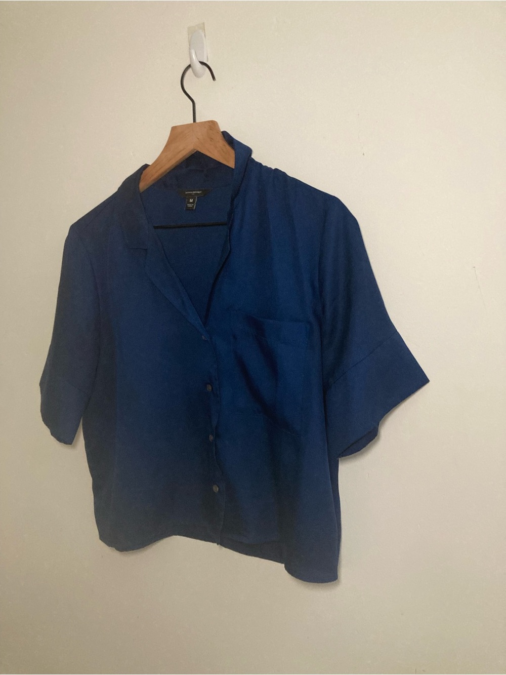 Banana Republic Factory Short Sleeve cropped Navy Button-Up Blouse - Picture 4 of 7